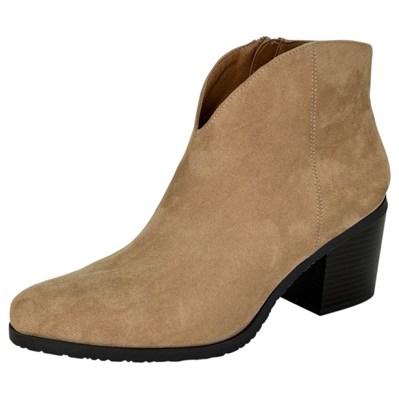 White Mountain Beachwood Tan Microsuede Womens Ankle Boots Size 9M - Picture 2 of 11